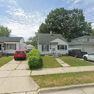 22732 Maxine St, Saint Clair Shores, MI 48080