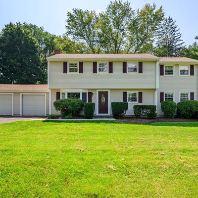 2 Elm Dr, Newtown, CT 06470