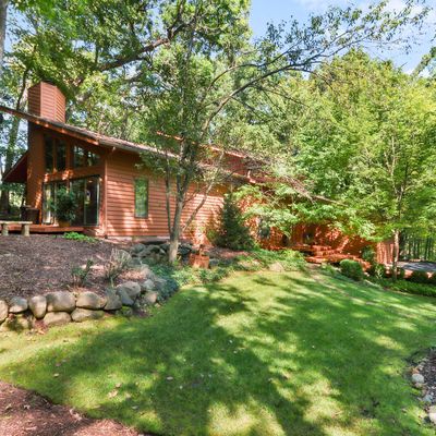 20 Abbey Springs Dr, Fontana, WI 53125