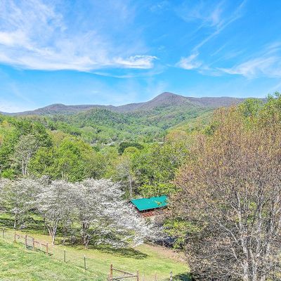 205 Midland Dr, Waynesville, NC 28785