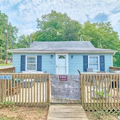 206 Upton St, Randleman, NC 27317