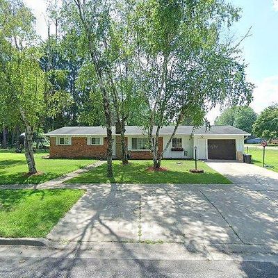 2746 Briarwood Dr, Saginaw, MI 48601