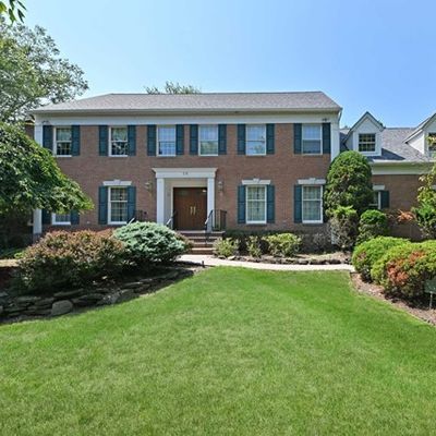 28 Hutton Dr, Mahwah, NJ 07430