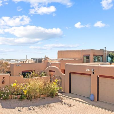 29 La Barbaria Rd, Santa Fe, NM 87505