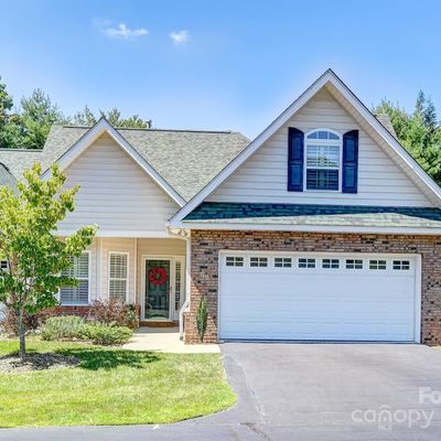 29 Victoria Park Dr, Hendersonville, NC 28792