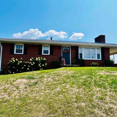 293 Grandon Rd, Staunton, VA 24401