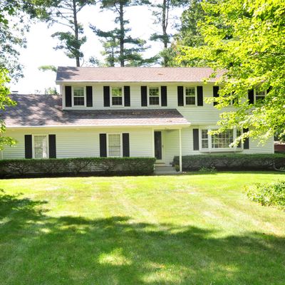 3 Fawn Dr, Granby, CT 06035