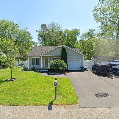 25 Walnut St, Waretown, NJ 08758