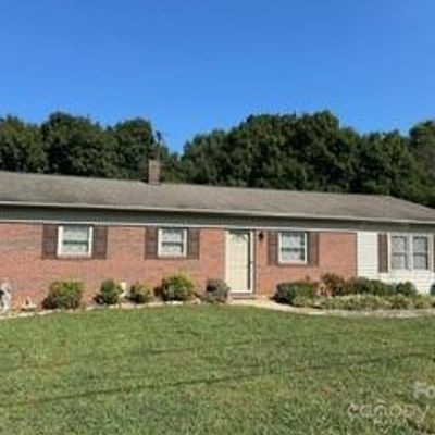 2559 Sweetbriar Cir, Lenoir, NC 28645