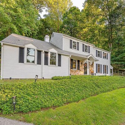 3218 Sawmill Rd, Newtown Square, PA 19073