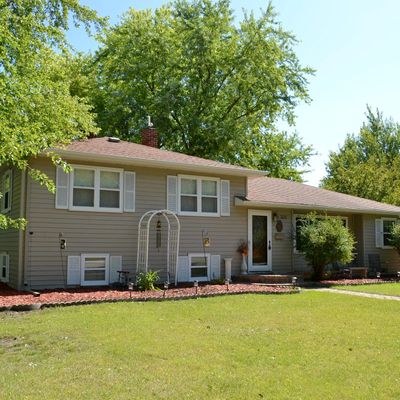 324 Maple Ave S, Thief River Falls, MN 56701