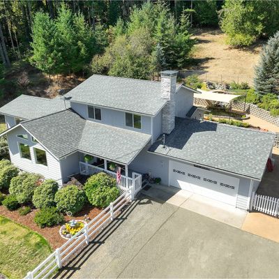 330 Conifer Ln, Glide, OR 97443