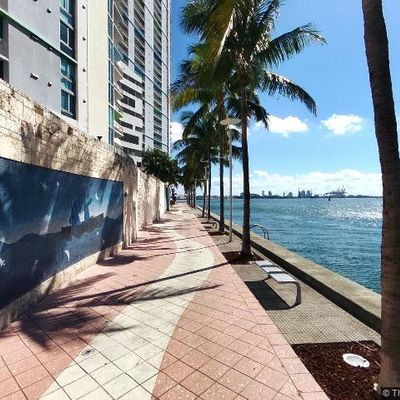 335 S Biscayne Blvd #2010, Miami, FL 33131