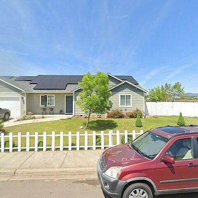 3457 Avenue E, White City, OR 97503