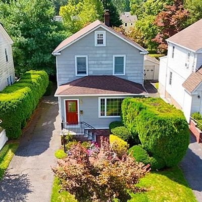 35 Jewett Ave, Tenafly, NJ 07670