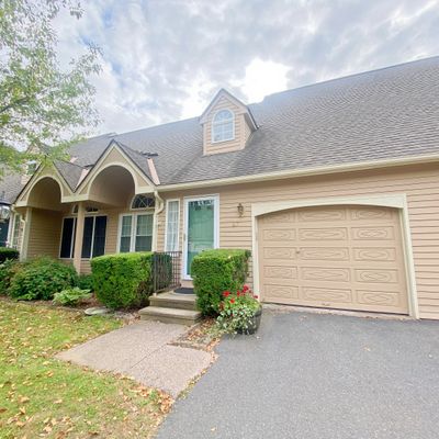 37 Fox Hollow Dr, Windsor Locks, CT 06096