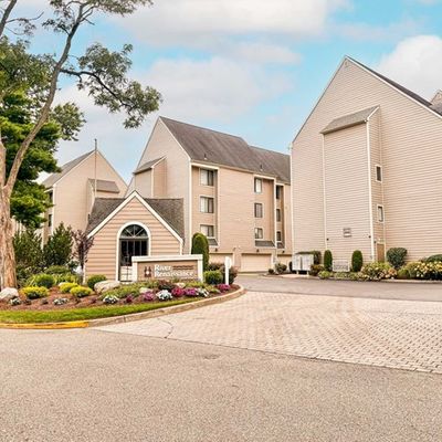 416 River Renaissance, East Rutherford, NJ 07073