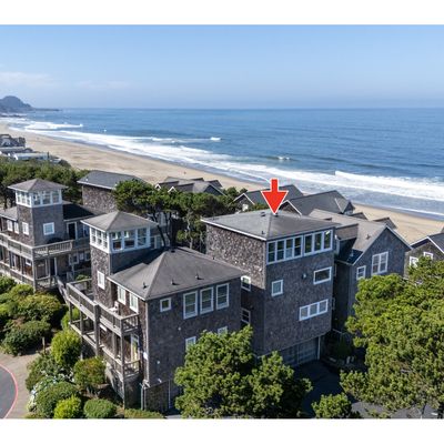 424 Bella Beach Cir, Depoe Bay, OR 97341