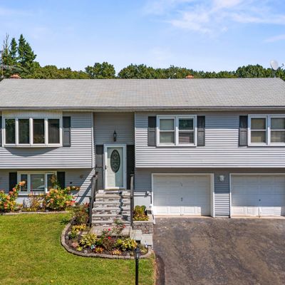 43 Roberta Dr, Middletown, CT 06457