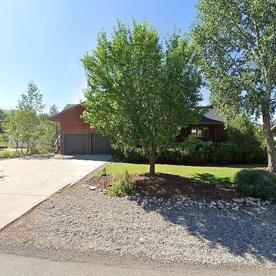 457 Cherry Dr, Steamboat Springs, CO 80487