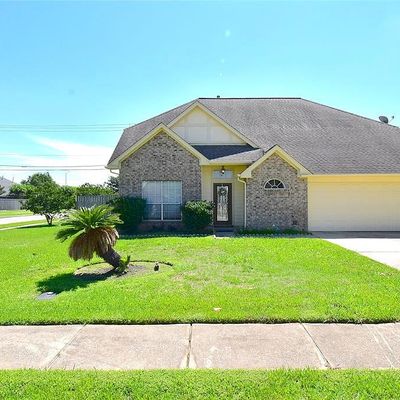 3725 Choctaw Dr, La Porte, TX 77571