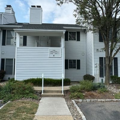 397 Ferncrest Ct, Three Bridges, NJ 08887