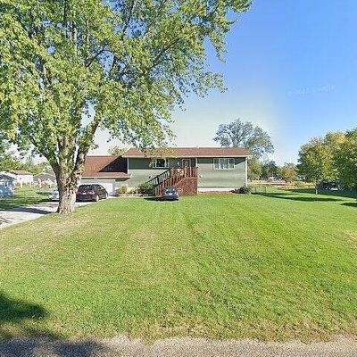 4 Lincoln Dr, Palo, IA 52324