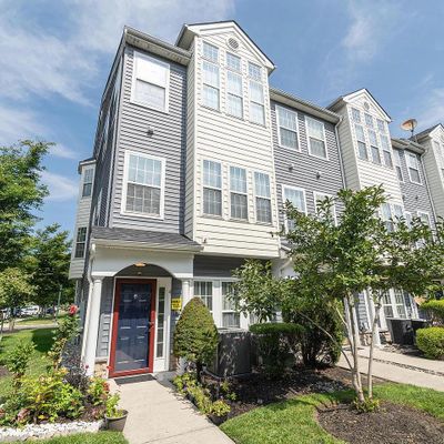 4 Swan Ct, Delran, NJ 08075