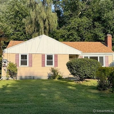 4 Willow Ln, Bloomfield, CT 06002