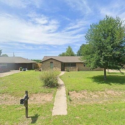 4011 Hillcrest St, Liberty, TX 77575