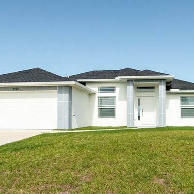 4020 33 Rd St Sw, Lehigh Acres, FL 33976