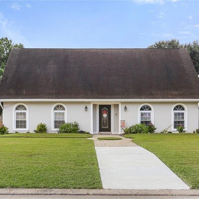 503 Schlief Dr, Belle Chasse, LA 70037