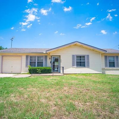 5245 Ira St N, Haltom City, TX 76117