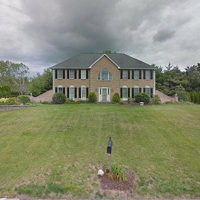 530 Hawthorne Ln, Windsor, CT 06095