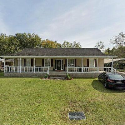 569 St Ann St, Raceland, LA 70394