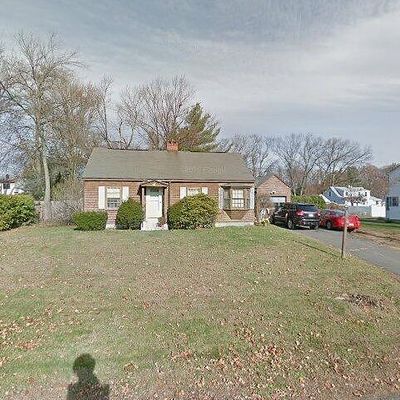 47 Anthony St, Agawam, MA 01001