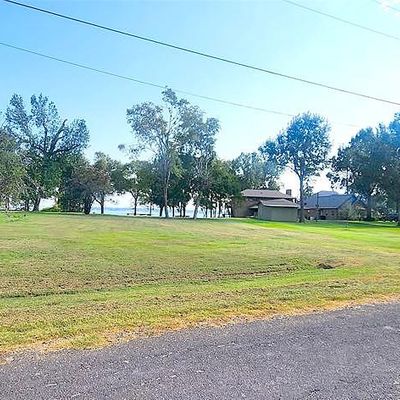 489 Emerald Ln, Onalaska, TX 77360