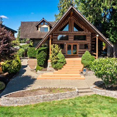 6358 S Island Dr E, Bonney Lake, WA 98391