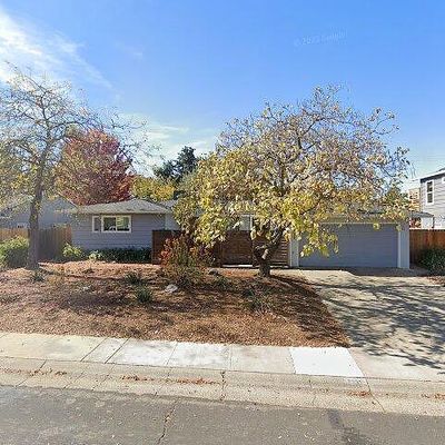 6936 S Land Park Dr, Sacramento, CA 95831