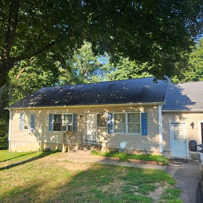 7 Brewer St, Uncasville, CT 06382