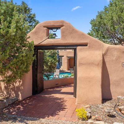 7 Camino Montuoso, Santa Fe, NM 87506