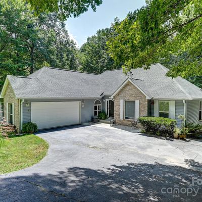 701 Salisbury Rd, Hendersonville, NC 28792