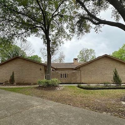 5855 Bicentennial Ln, Beaumont, TX 77706