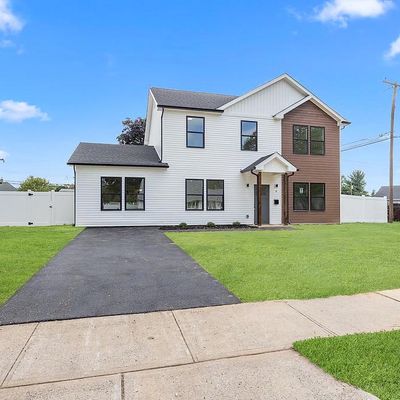 6 Everturn Ln, Levittown, PA 19054