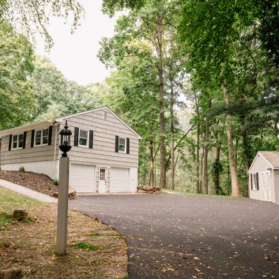 60 Woodland Dr, Easton, CT 06612