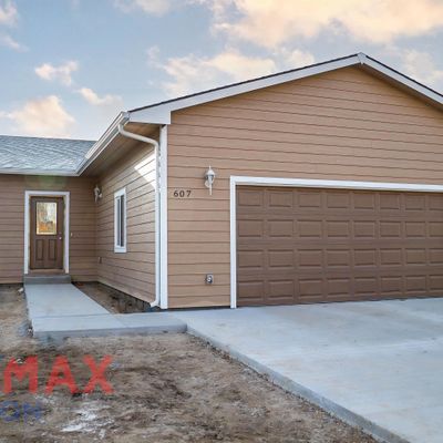 607 N Wind River Dr, Douglas, WY 82633