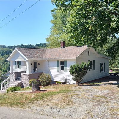 616 6 Th Ave, Sutersville, PA 15083