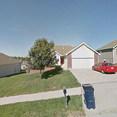 802 Sw Meadow Gln, Grain Valley, MO 64029