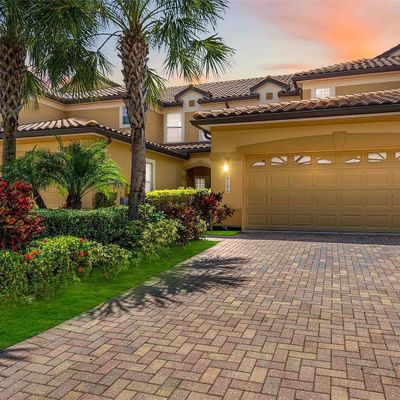 8106 Miramar Way, Lakewood Ranch, FL 34202