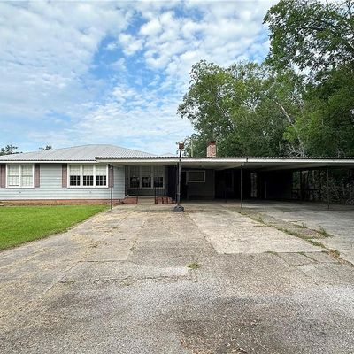 811 Schriever St, Jennings, LA 70546